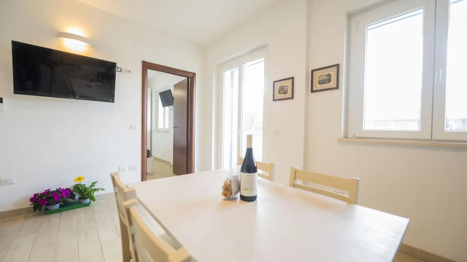 Terraced Apartment By The Ancient Appian Way 4 Rom 0*,