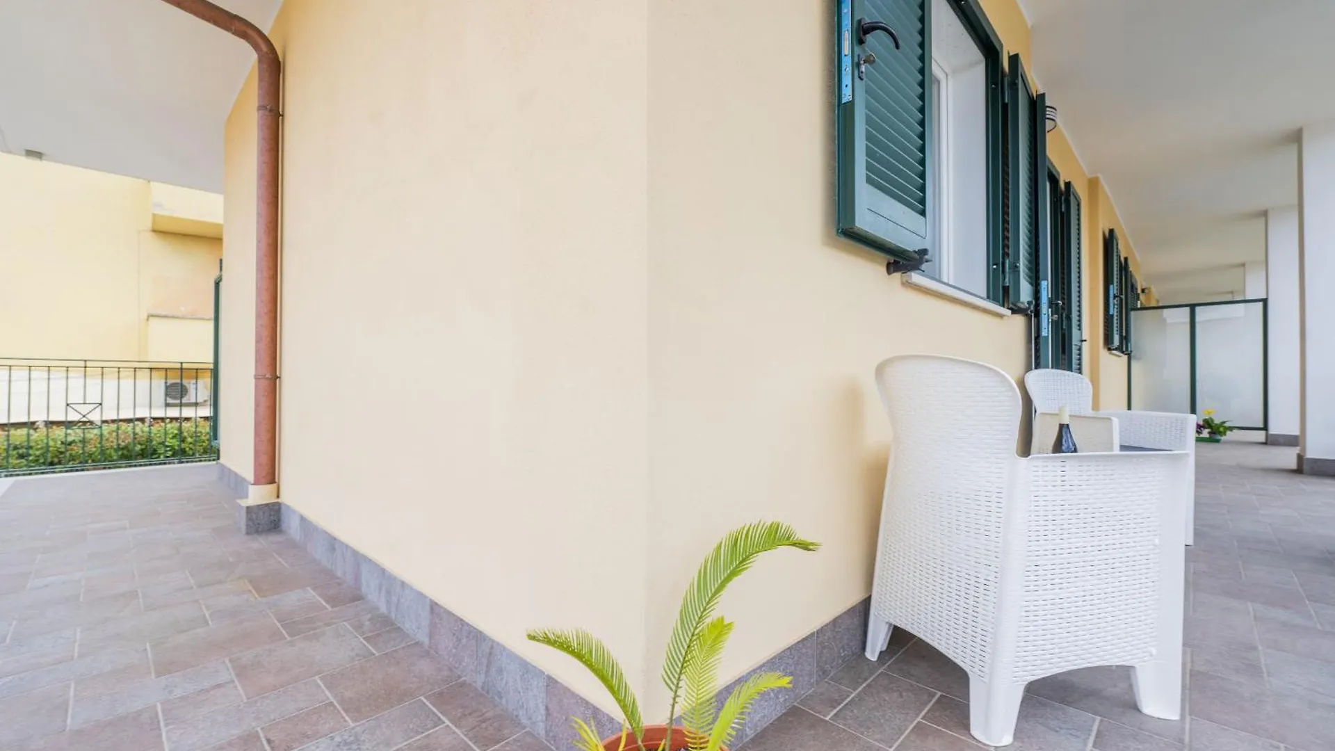 Terraced Apartment By The Ancient Appian Way 4 Rom